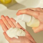 Hamel Double Shot Oil To Foam Cleanser - immagine 2